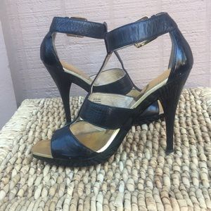 Sz 81/2 Michael Kors Black High Heels